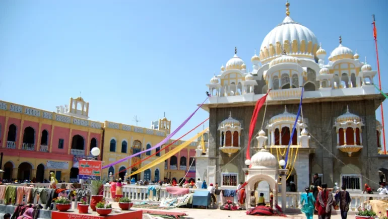 Gurdwara-Panja-Sahib.-Photographer-Rida-Arif-1700039584